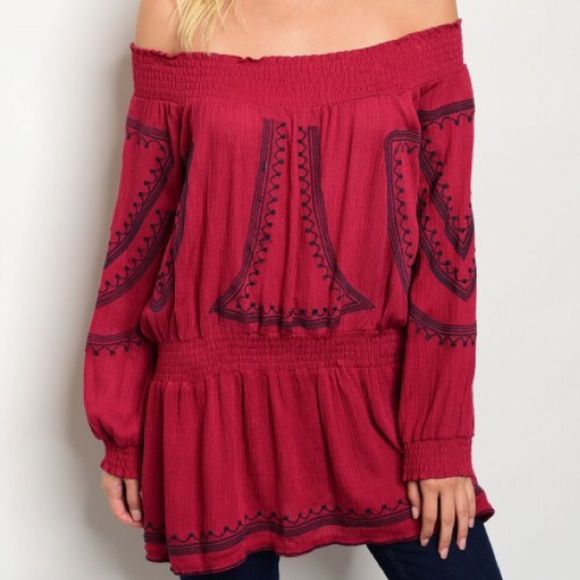 Tops - Wine and Navy Off/On Shoulder Top NWT